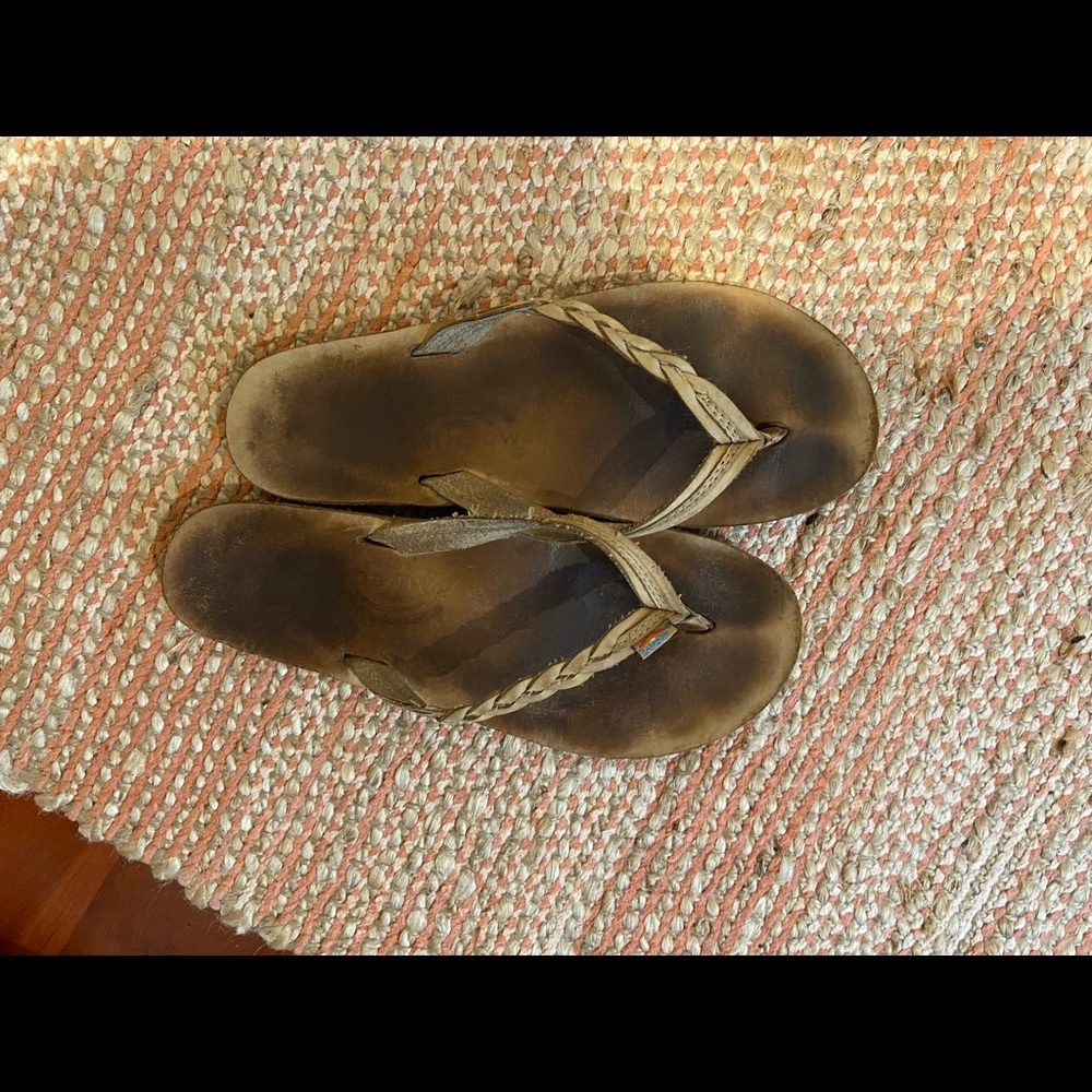 Rainbow flip flops size 8/9!